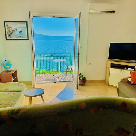 Angenehme In Mit Privatem Parkplatz By Interhome