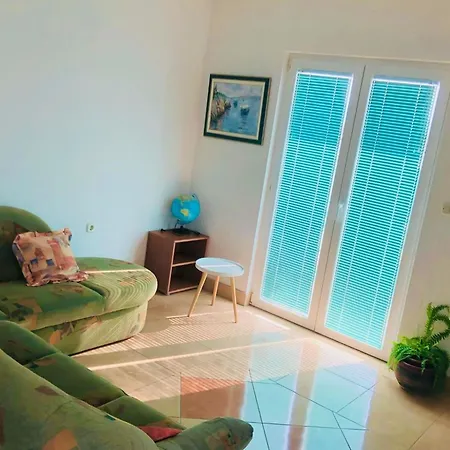 Angenehme In Mit Privatem Parkplatz By Interhome Daire *