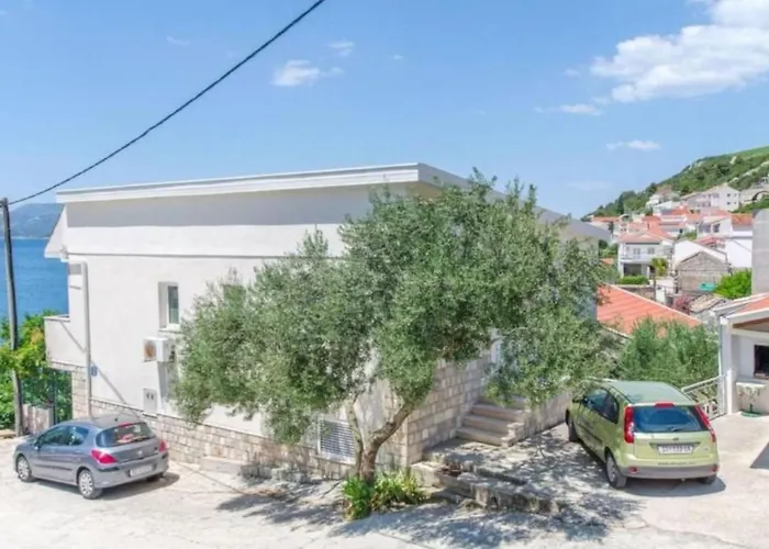 Angenehme In Mit Privatem Parkplatz By Interhome *