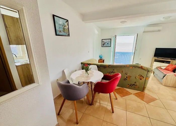 Angenehme In Mit Privatem Parkplatz By Interhome 아파트 *