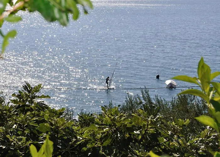 Angenehme In Mit Privatem Parkplatz By Interhome 코마르나